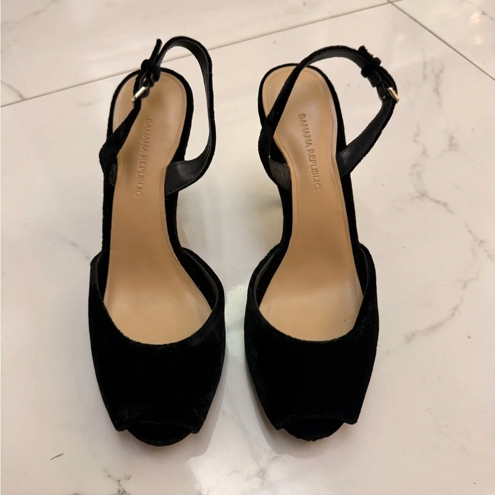Banana Republic Black Women's Heels Size 6 1/2